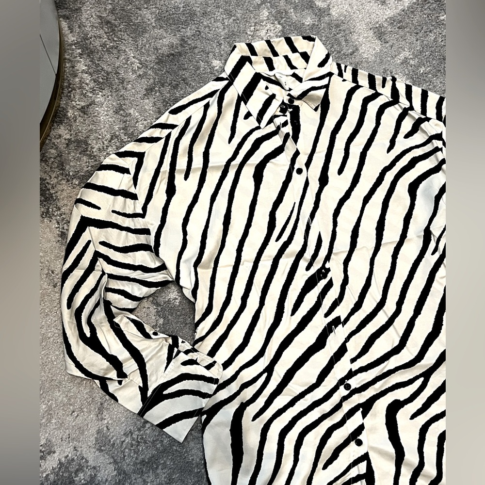 Like new H&M cream and black zebra print silky feel button down oversized fit